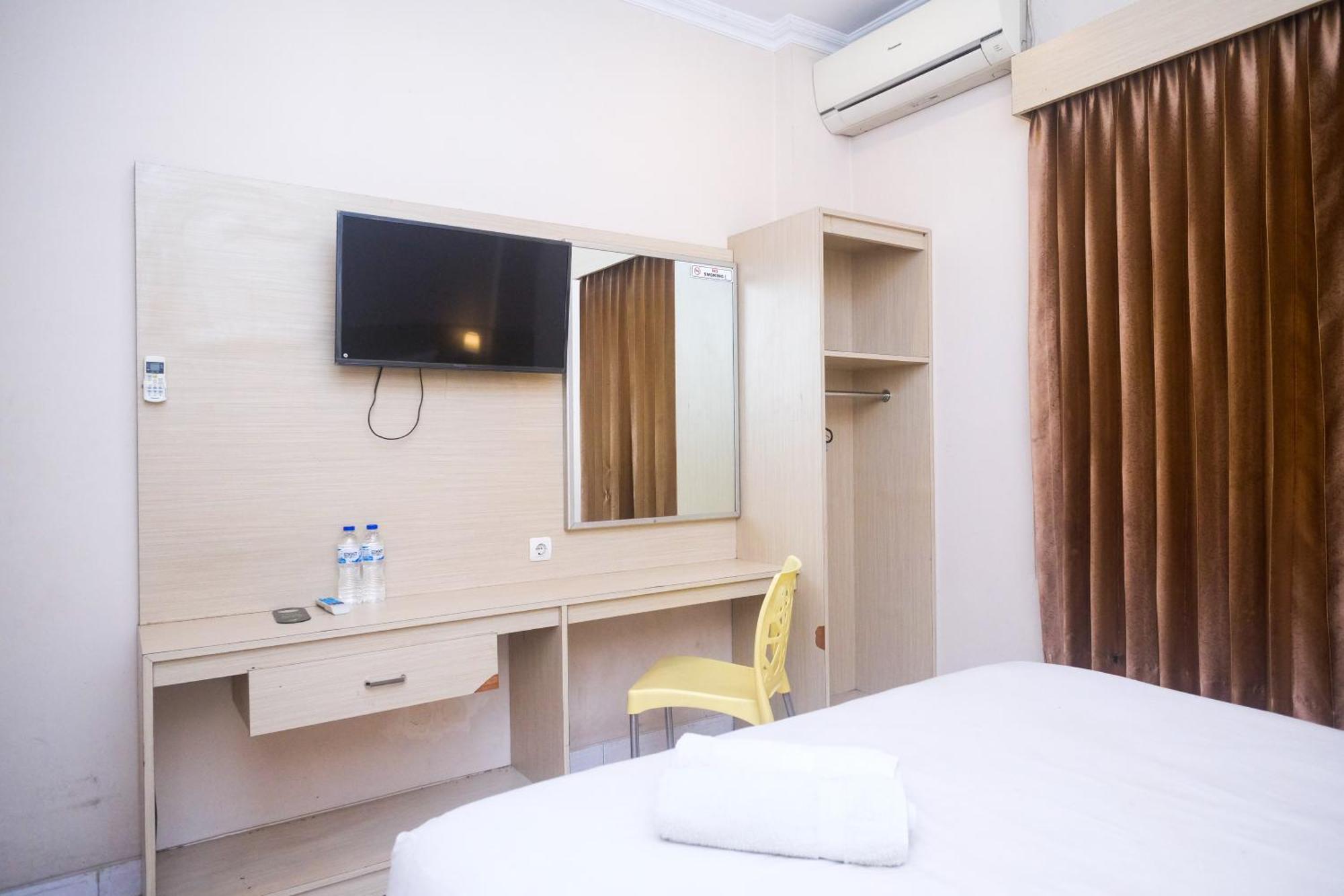 Urbanview Hotel Pondok Anggun Yogyakarta By Reddoorz Maguwo Exterior foto